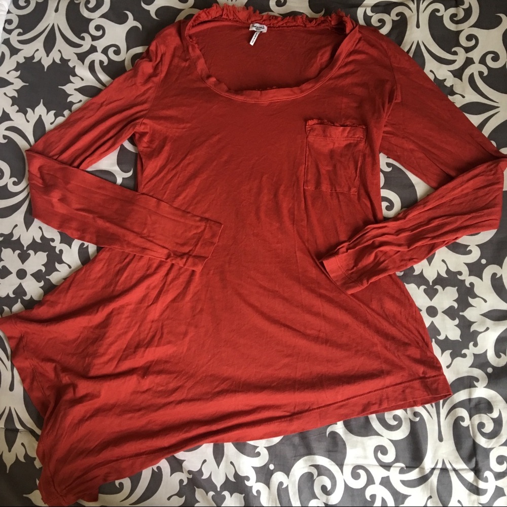 Splendid asymmetrical top